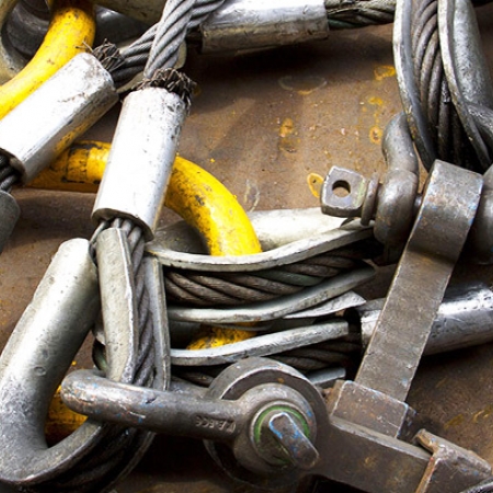 Wire rope rigging